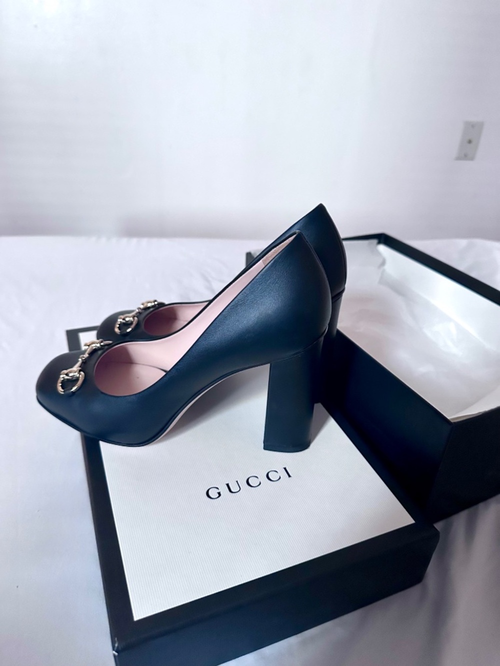 Authentic Gucci Pumps - Picture 2 of 10